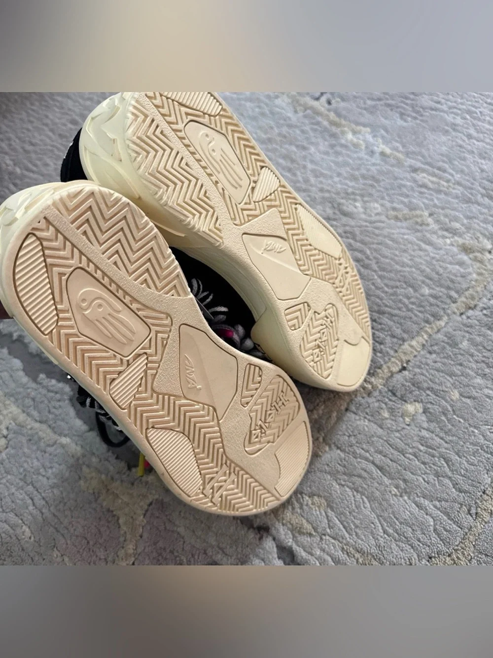 Anta Kai 1 Style Hela Roots Black DS Size Men 7 Women 8.5